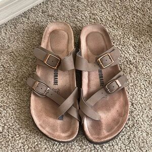Cushionaire Sandals Size 7